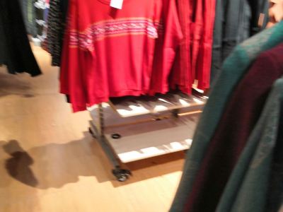 義烏篁園服裝市場購物攻略 地址、電話、營業(yè)時間及軟件支持全解析